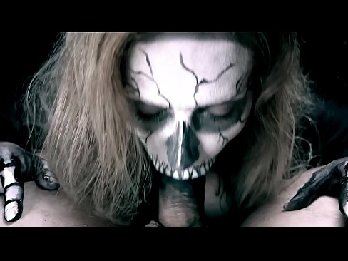 ❤️ Demone Meedchen saugt Hunn mat hirem schwaarze Mond a schléckt kum. ❤❌  Sex op Porno lb.com-porn-hat.ru ☑